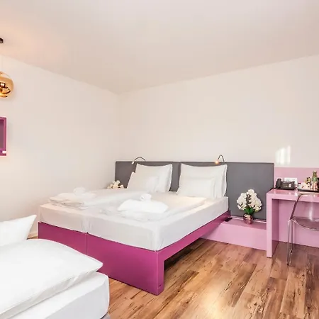 Plaza Messe Отель 3*
