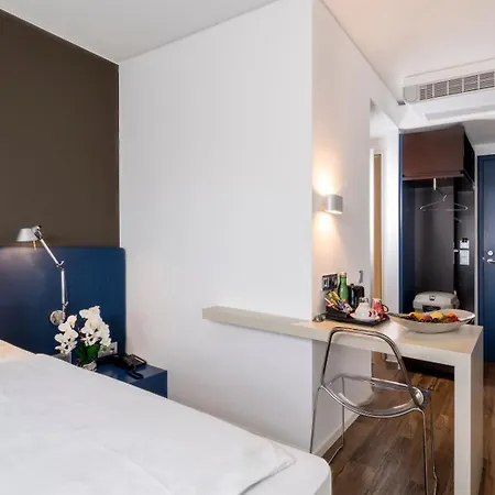 Roomz - Business Design