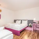 Plaza Messe Готель 3*