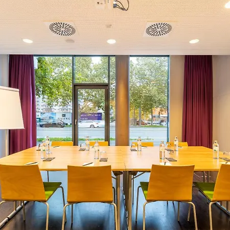 Отель Plaza Messe 3*