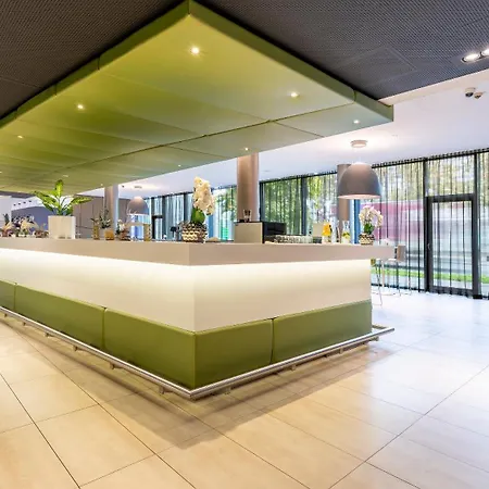 Plaza Messe Отель