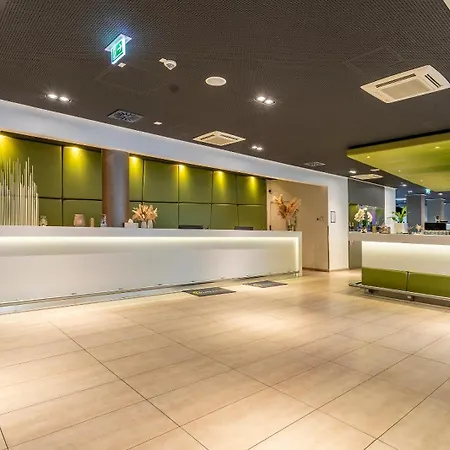 Отель Plaza Messe