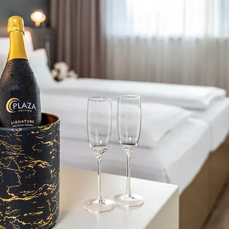 Plaza Messe Отель