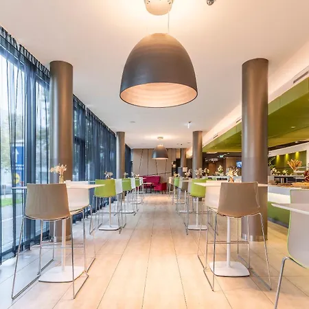 Plaza Messe Отель Грац