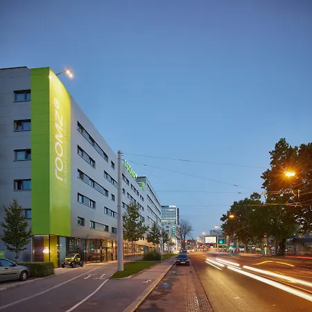 Plaza Messe Отель 3*