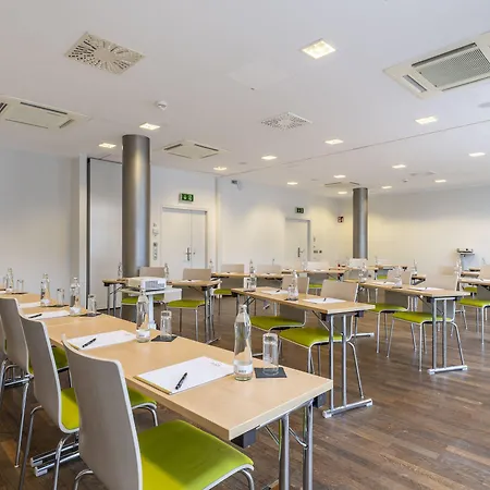 Plaza Messe Szálloda 3*