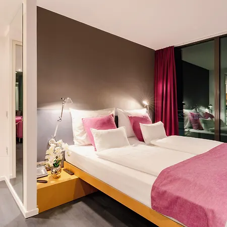 Plaza Messe Отель 3*