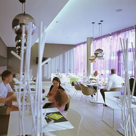 מלון Plaza