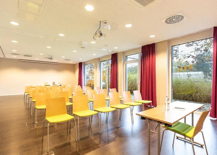 Отель Plaza Messe 3*