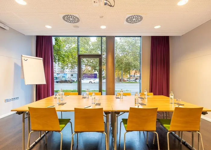 Ξενοδοχείο Plaza Messe 3*