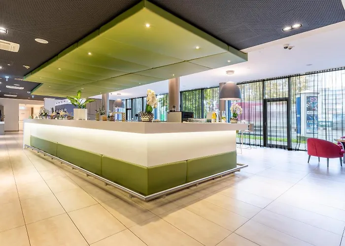 Plaza Messe Отель