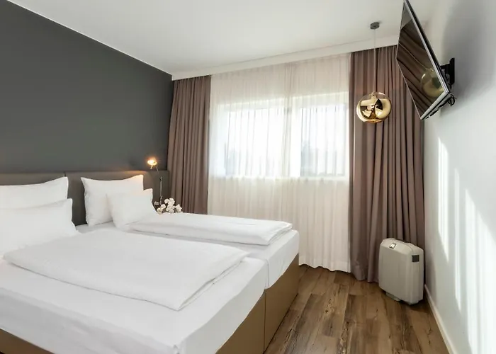 Plaza Messe Отель 3*