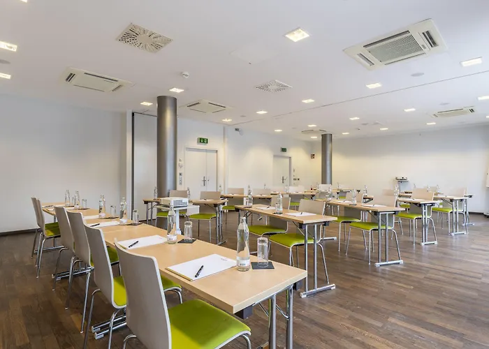 Plaza Messe Ξενοδοχείο 3*