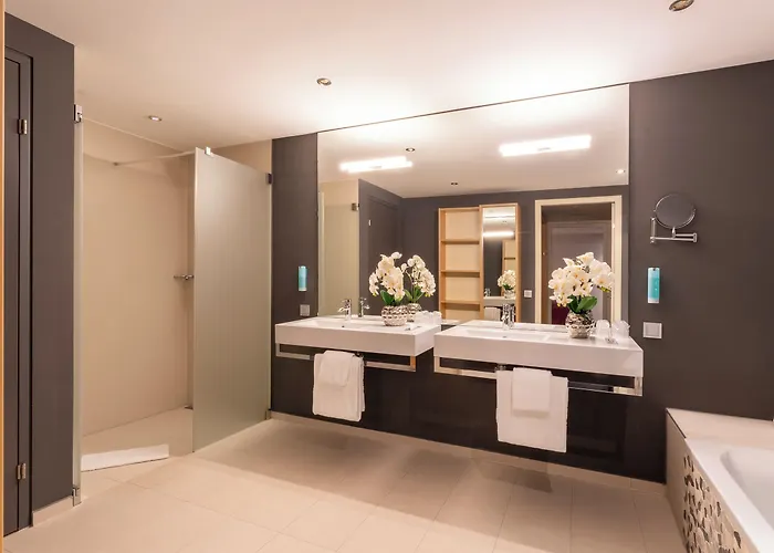 Plaza Messe Отель 3*